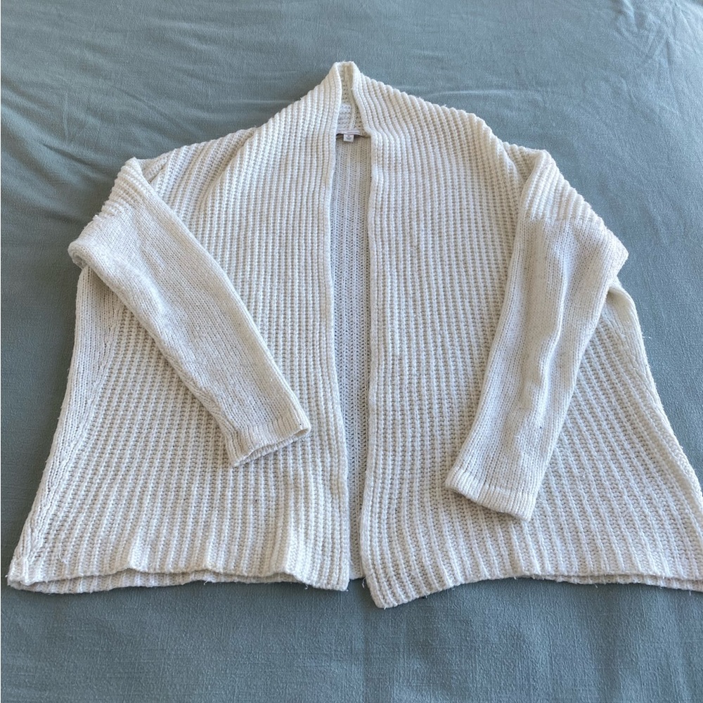 Chunky knit cream sweater/cardigan